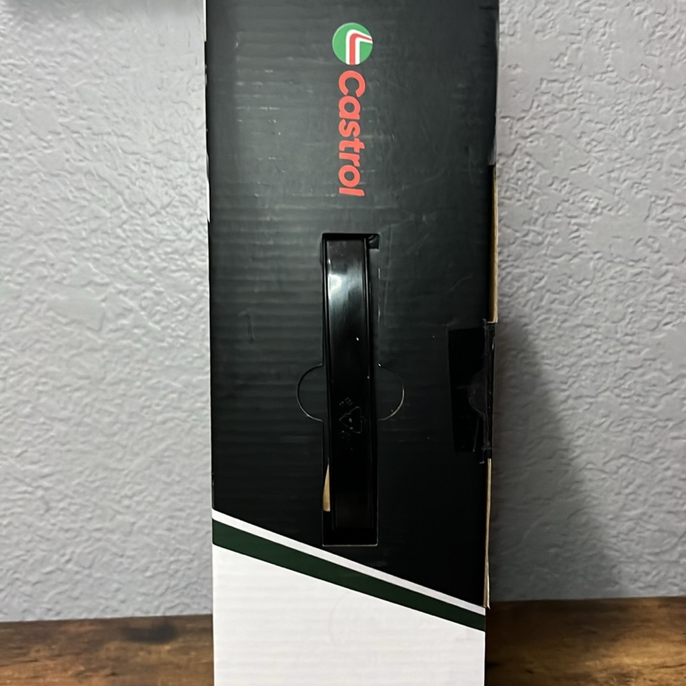 Castrol Portable Vacuum Cleaner- New In Box - Picture 8 of 9